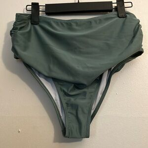Women’s Green Swim Trunks Lrg